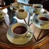 Tasses de thé Ceylan, parfaites pour profiter de leurs bienfaits.