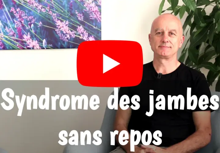 Un homme chauve souriant, une image de lavande et un bouton de lecture YouTube. Le texte "Syndrome des jambes sans repos" apparaît.