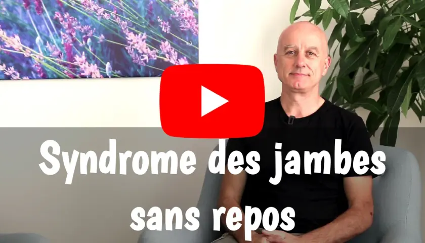 Un homme chauve souriant, une image de lavande et un bouton de lecture YouTube. Le texte "Syndrome des jambes sans repos" apparaît.