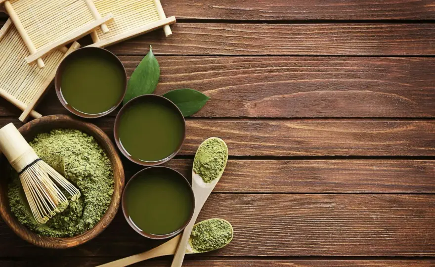 Thé matcha - bienfaits, préparation et choix de la poudre
