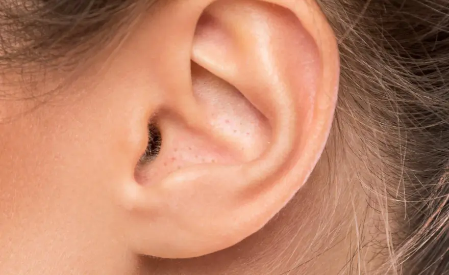 Point noir dans l'oreille - Que faire et quand consulter?